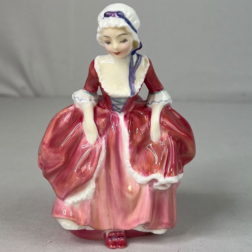 Royal Doulton Figurine Goody‎ Two Shoes HN 2037 5" Tall Vintage  1939